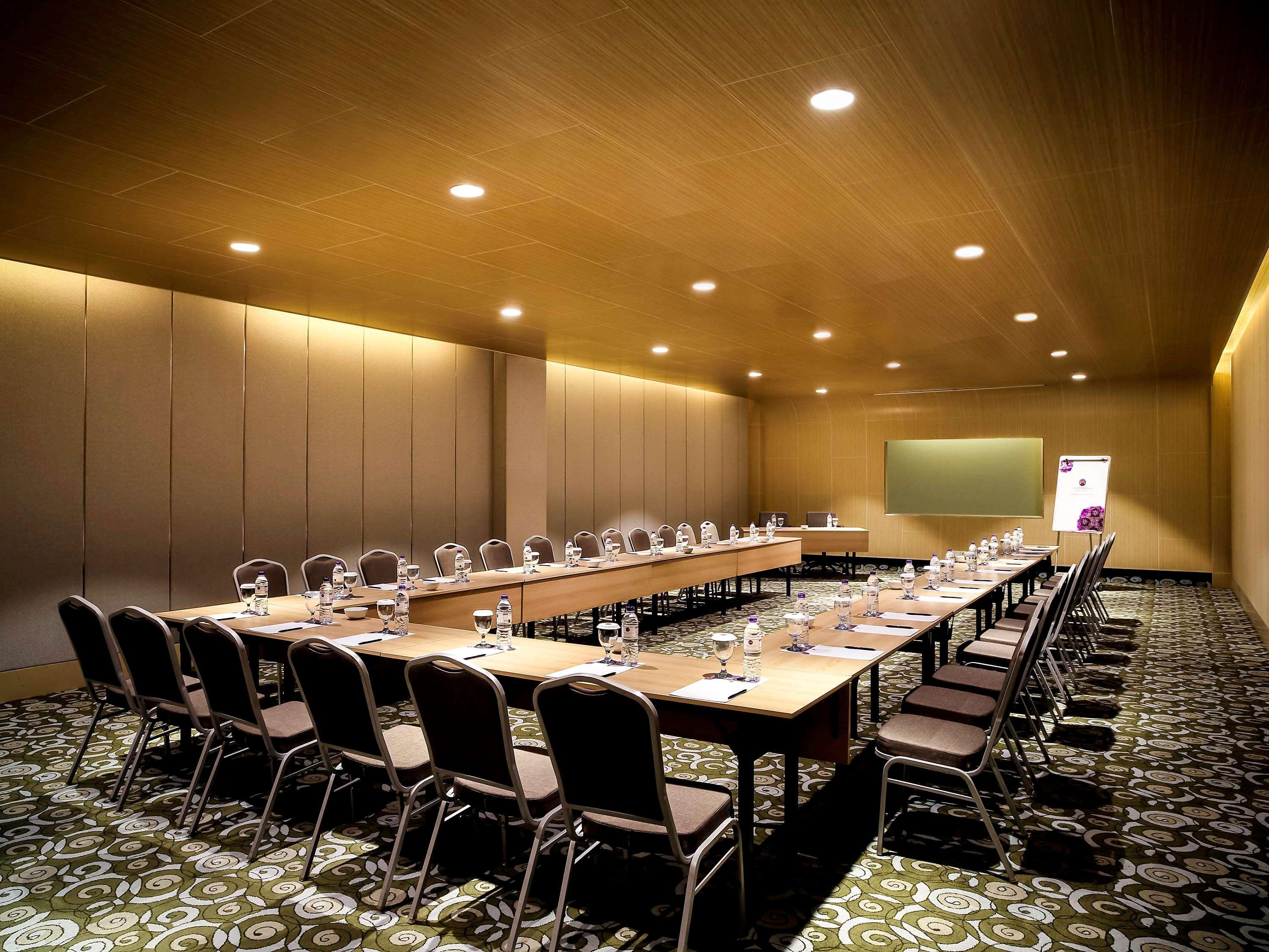Grand Mercure Jakarta Harmoni Экстерьер фото